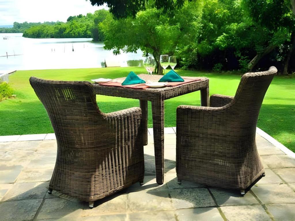 Roman Lake Ayurveda Boutique Resort Ahungalla Exteriör bild
