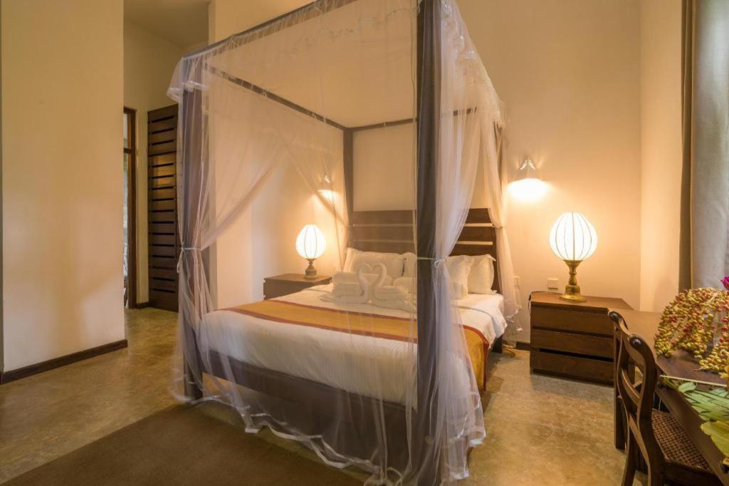 Roman Lake Ayurveda Boutique Resort Ahungalla Exteriör bild