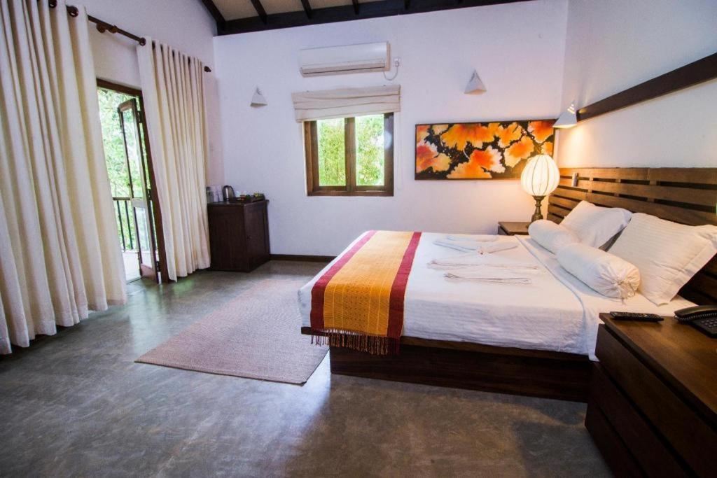 Roman Lake Ayurveda Boutique Resort Ahungalla Exteriör bild