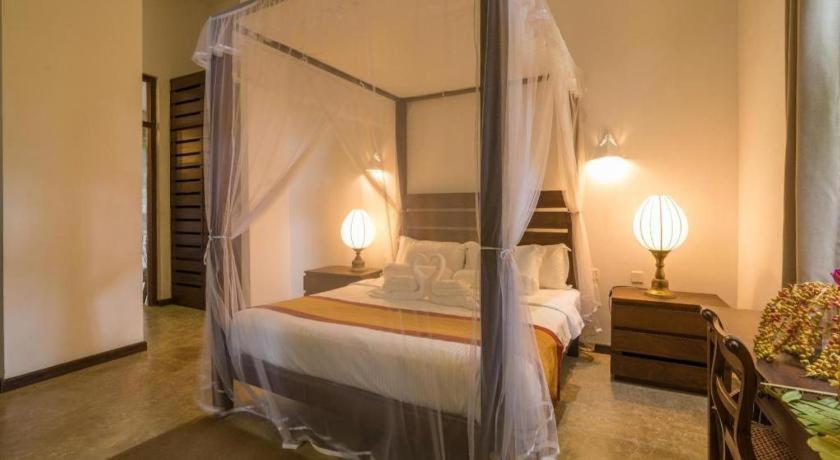 Roman Lake Ayurveda Boutique Resort Ahungalla Exteriör bild