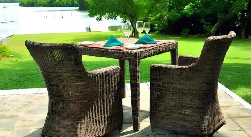 Roman Lake Ayurveda Boutique Resort Ahungalla Exteriör bild