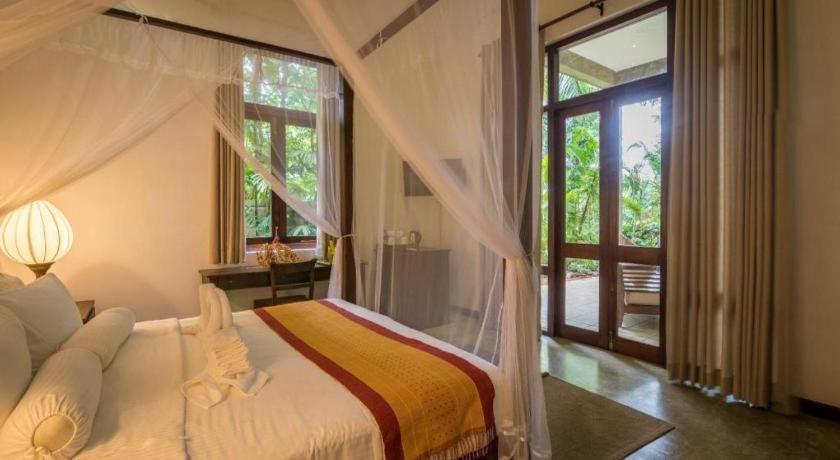 Roman Lake Ayurveda Boutique Resort Ahungalla Exteriör bild